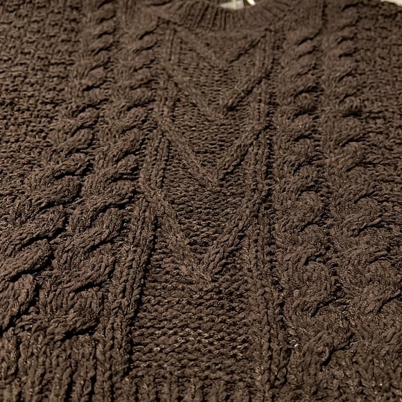 Cableknit Sweater - Picture 3 of 3